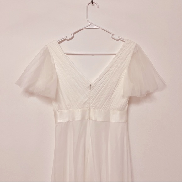 Elegant White Dress - Picture 2 of 15